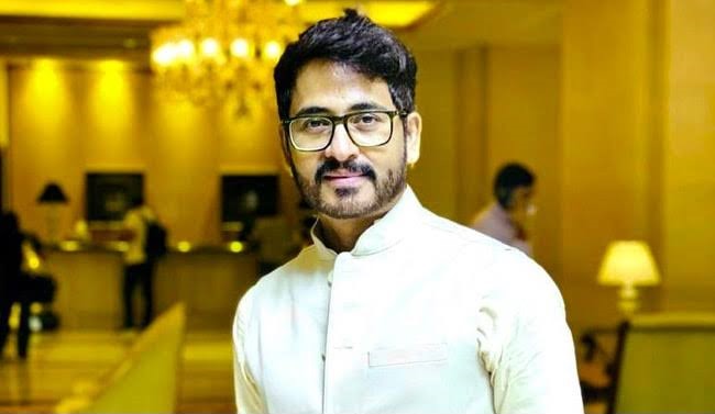 Sri, Hiran Chatterjee